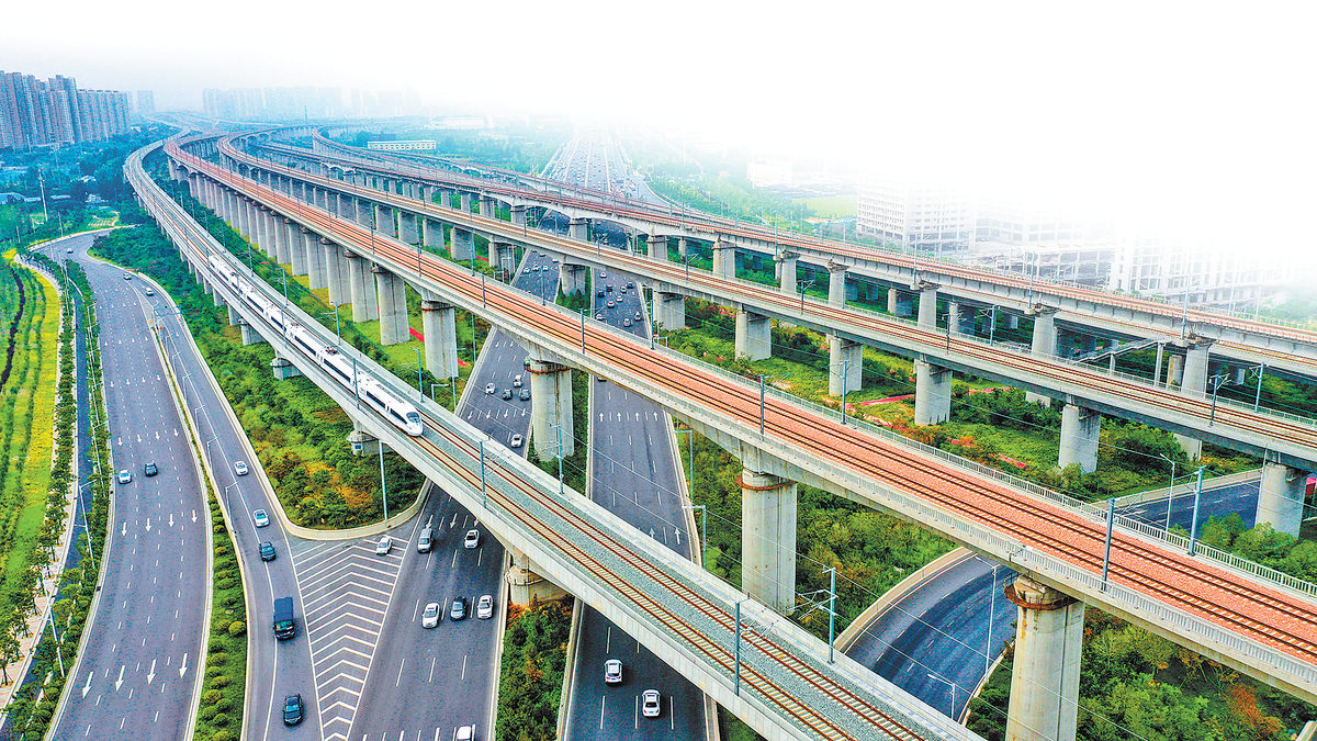 我國綜合立體交通日益完善，2035年實現(xiàn)123交通圈