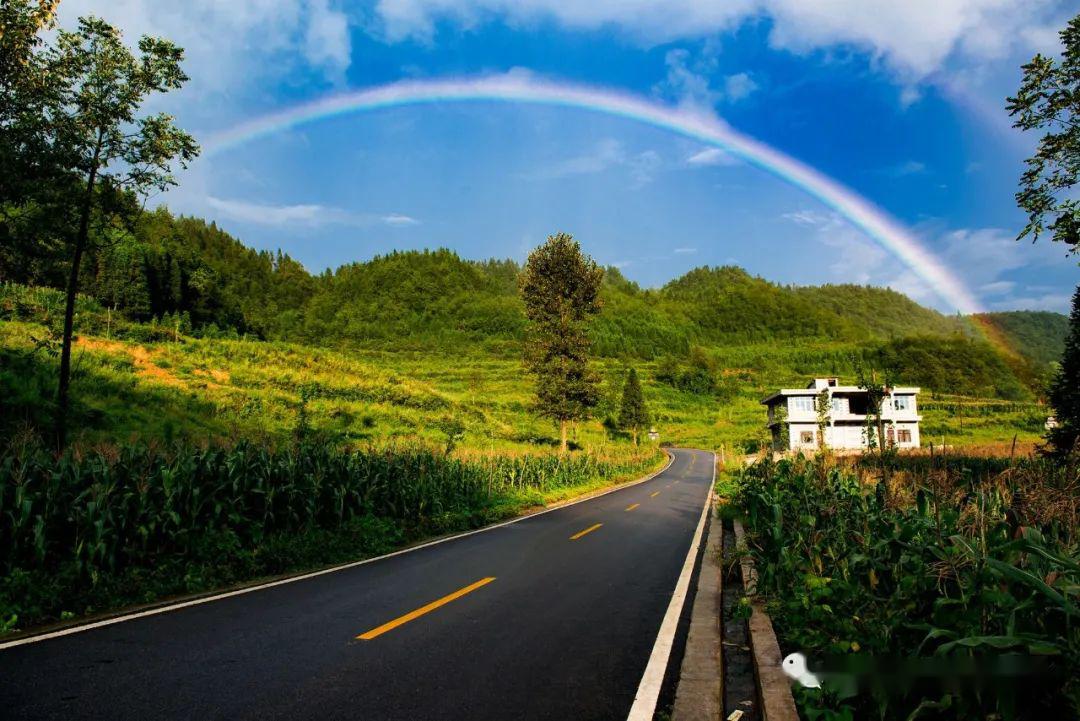 加強(qiáng)鄉(xiāng)村公路建設(shè)，助力脫貧地區(qū)鄉(xiāng)村振興